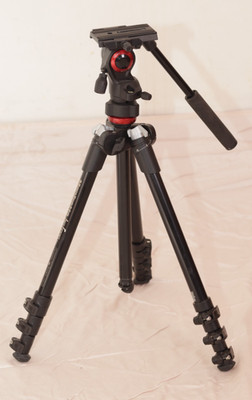 Manfrotto MVKBFR Tripod with Befree Live Fluid Video Head Kit
