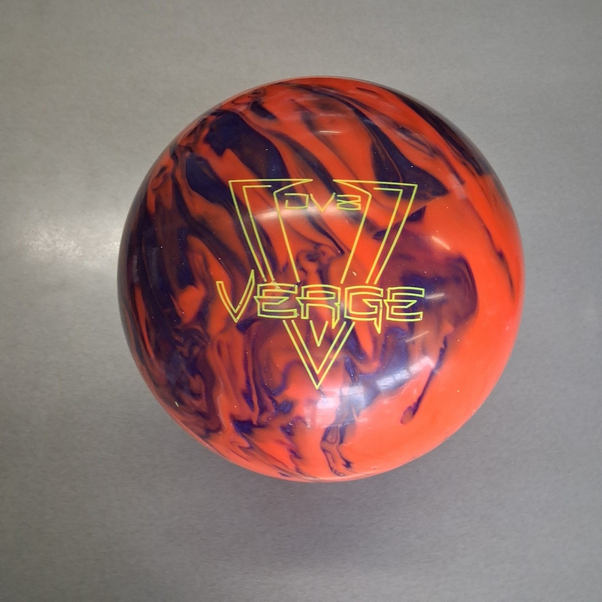 DV8 Verge Hybrid 1ST QUALITY bowling ball 16 LB. NEW IN BOX!! #121