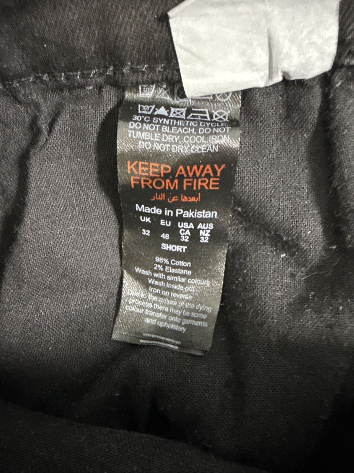 BooHoo Man Men Black Wash Denim Distressed Cargo Jeans Size 32S ButtonFly PreOwn