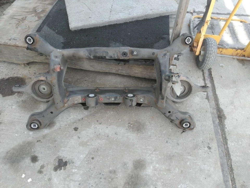 (LOCAL PICKUP ONLY) Crossmember/K-Frame Rear AWD Fits 07-15 VOLVO 80 SERIES 2733 Foto 2 de 4