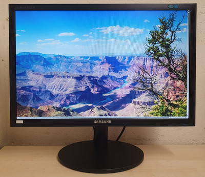 Samsung SyncMaster BX2240W 22'' LED Monitor, DVI-D & VGA, 16:10, 1680x1050px, sehr guter Zustand