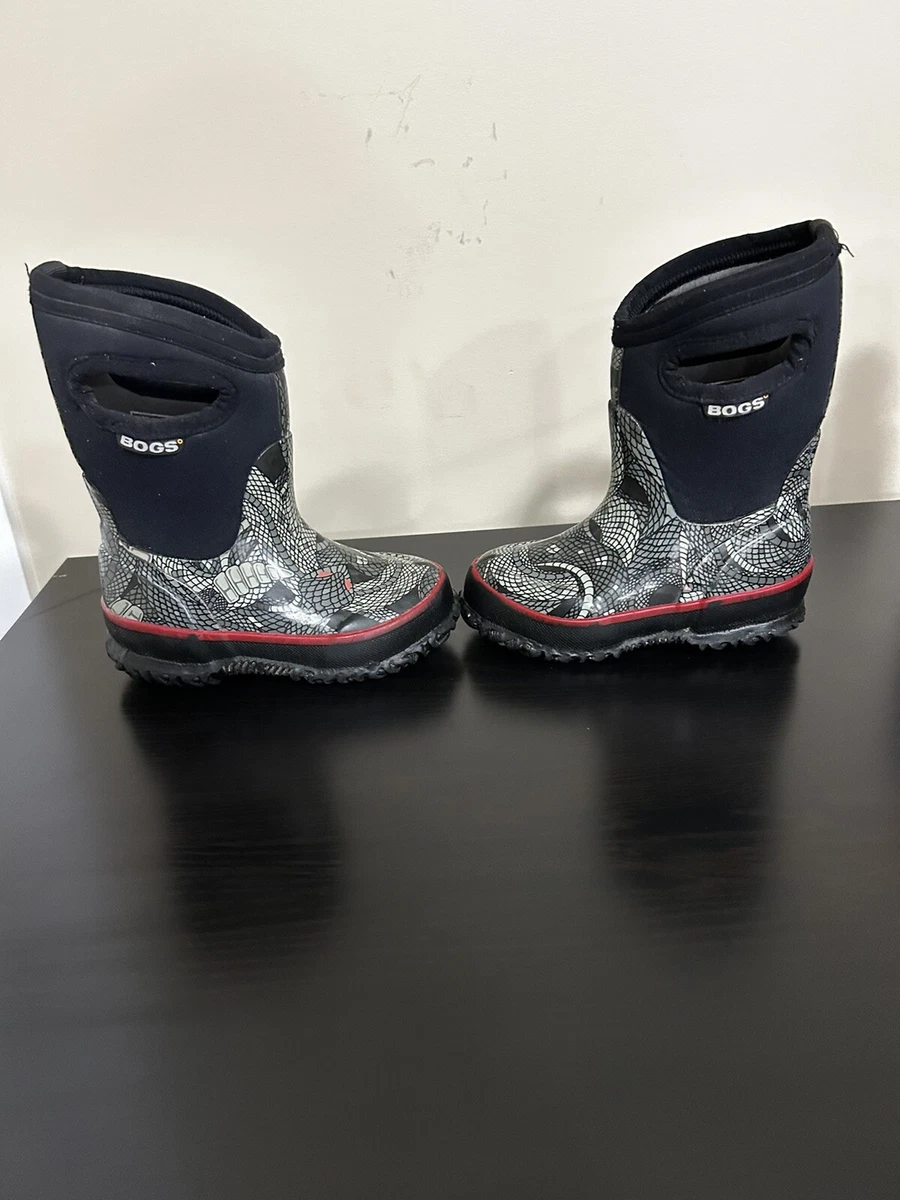 Bogs top snake boots