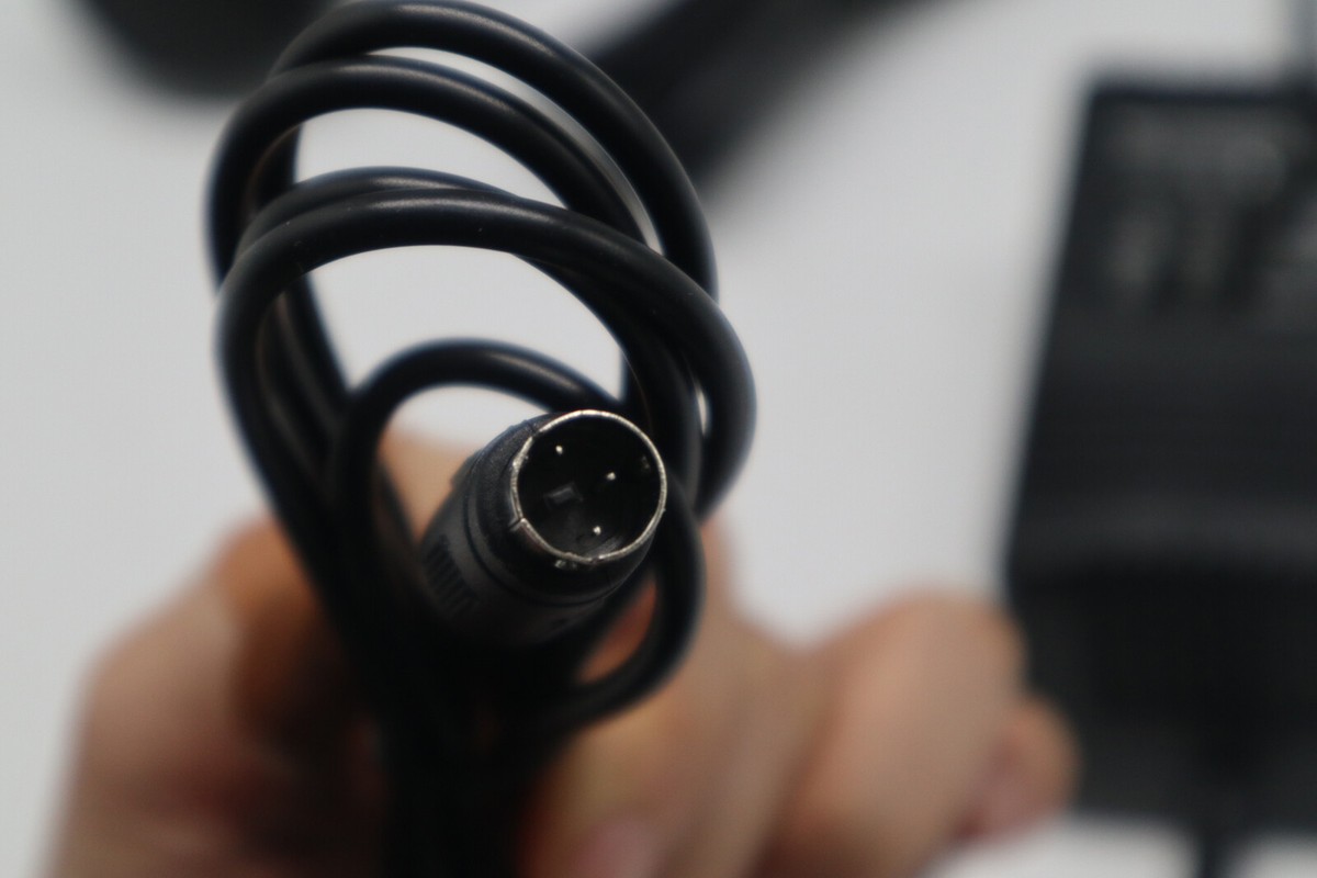 Behringer Eurorack UB1204PRO （本体）＋電源ケーブル Ersatz 220 V Netzteil Behringer MXUL5 Eurorack UB1202 XENYX-1202