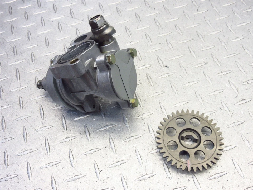 Suzuki Katana 600 GSX600F 1995 88-97 motor bomba de aceite engranaje de refrigeración OEM Foto 2 de 4