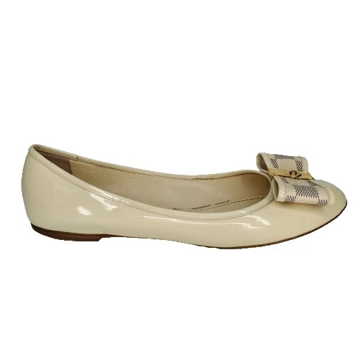 Louis Vuitton Solid Flats for Women