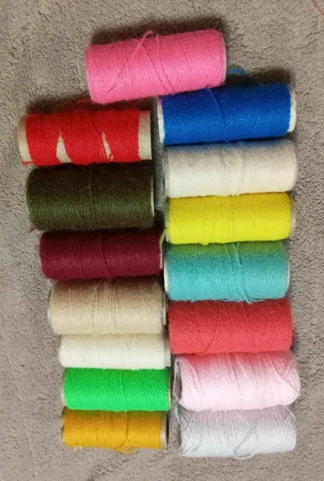 Vintage "Pretty Punch" Embroidery Yarn, Lot of 15 used rolls - Lot 15 - Image 4 of 4