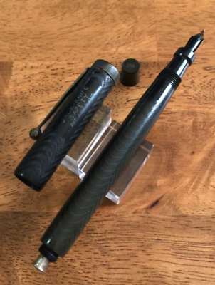 VTG PARKER No 23 1/2 BCHR LUCKY CURVE FOUNTAIN PEN BANDLESS VTG PARKER No 23 1/2 BCHR LUCKY CURVE FOUNTAIN PEN BANDLESS
