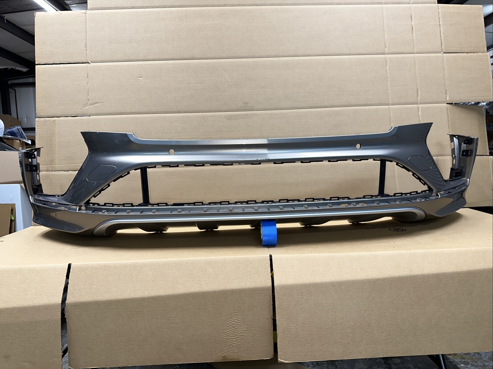 BENTLEY BENTAYGA FRONT BUMPER 2021 2022 2023 2024  OEM
