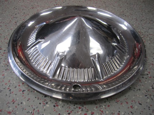 1960s 1970s Plymouth Barracuda & Passenger 14" OEM Wheel Covers Hubcaps - Set/4 - Picture 7 of 9