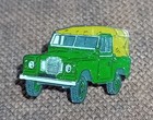 CLASSIC LAND ROVER SERIES 3 METAL LAPEL PIN BADGE IN GREEN BUTTERFLY CLASP CAR