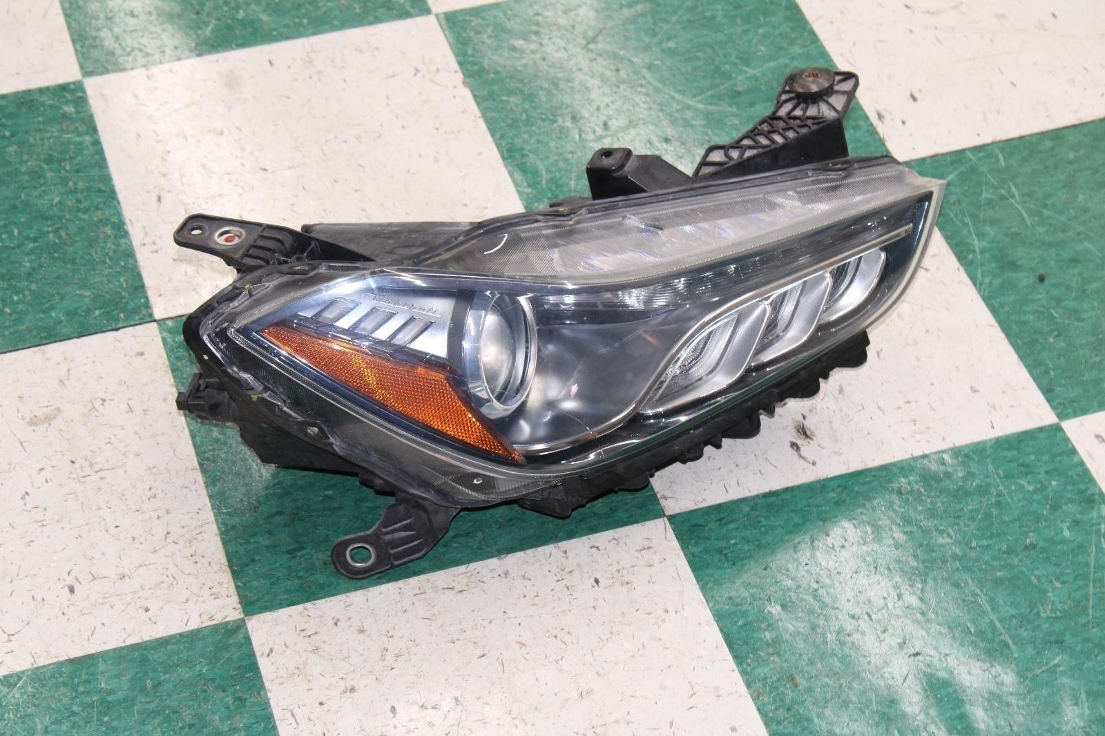 Maserati Ghibli 2014-2017 Right Headlight