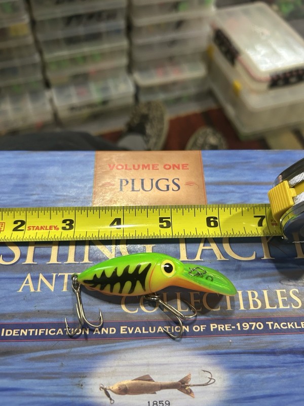 VINTAGE PRODUCERS WILLY’S WORM DEEP DIVER IN A NICE CHARTREUSE COLOR PATTERN*