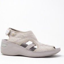Bzees Womens Dream Sandals Beige Mesh Wedge Slingback Washable 6.5M