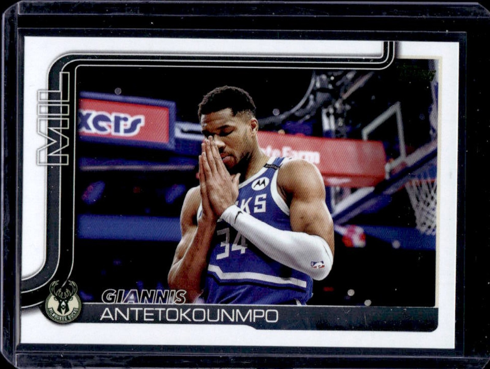 2025-26 Topps Giannis Antetokounmpo Golden Mirror Image Variation SSP #54 Bucks