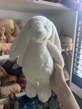 Bashful Cream Bunny - Medium Jellycat | Jelly Journal