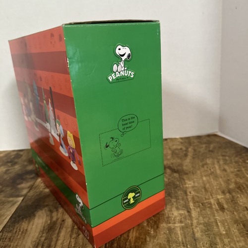 Dept 56 Peanuts Christmas Village Tree Lot Set Of 7 Original Box Charlie Brown - Picture 9 of 10