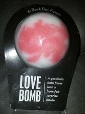Da Bomb "Love Bomb" Bath Fizzers, Red/White, Gardenia New With Tags
