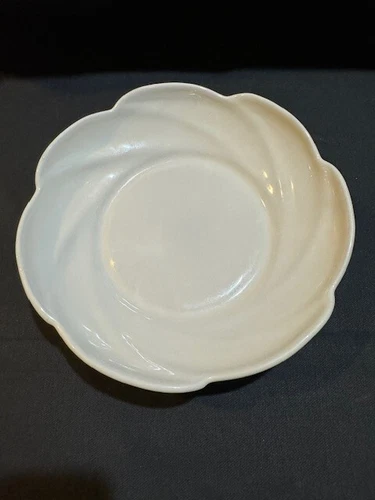Frankoma #218 Mid-Century Modern White Pottery Serving Dish Bowl Scalloped Rim