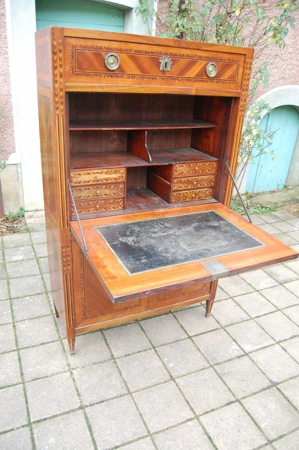 secrétaire d époque louis XVI en noyer et marqueterie de l est de la France - Photo 2/4