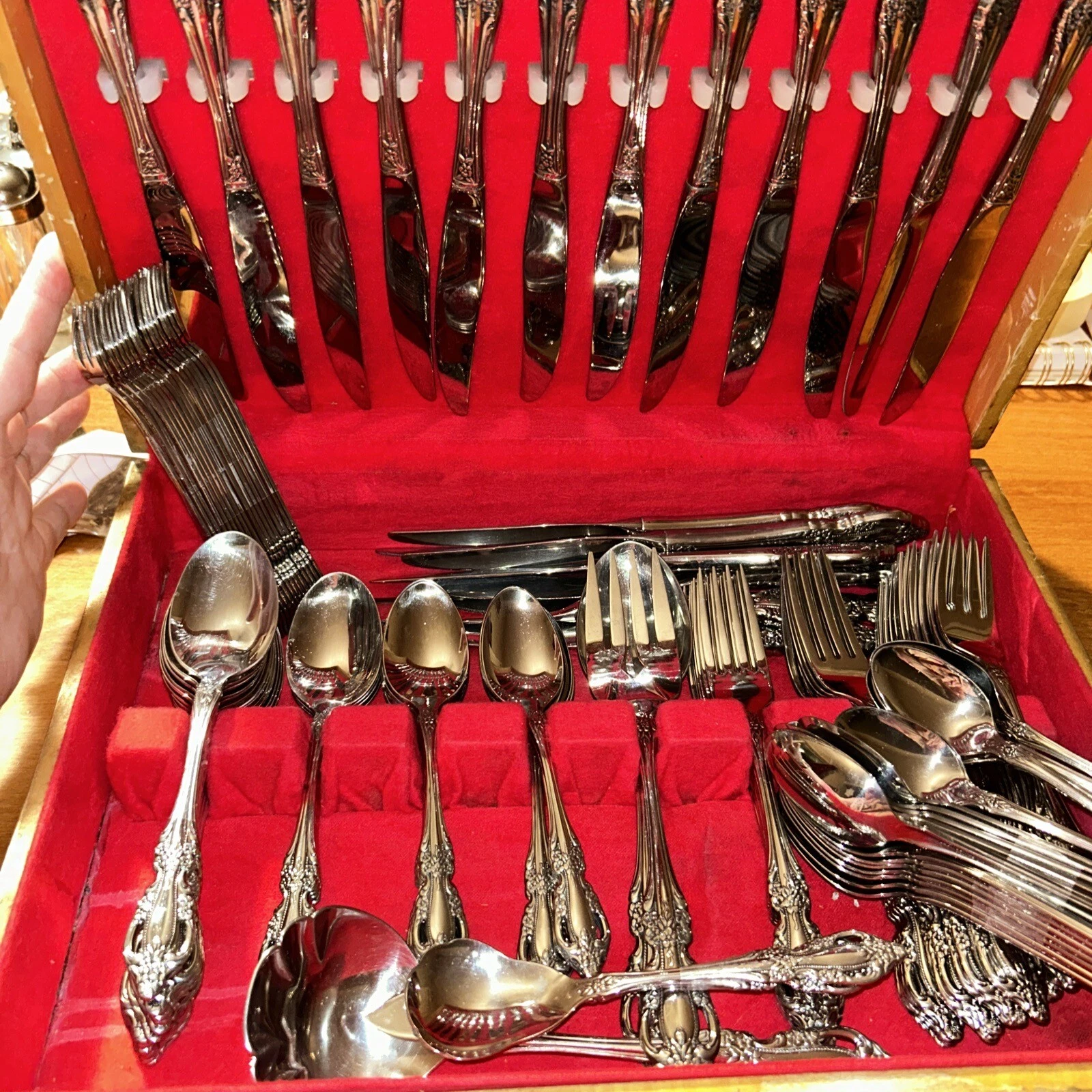 126 pcs Vintage RAPHAEL by Oneida Distinction Deluxe Stainless Serving Flatware