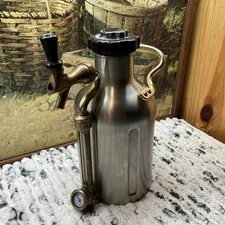 Growler Werks uKeg 64 oz Stainless Steel Pressurized Growler.