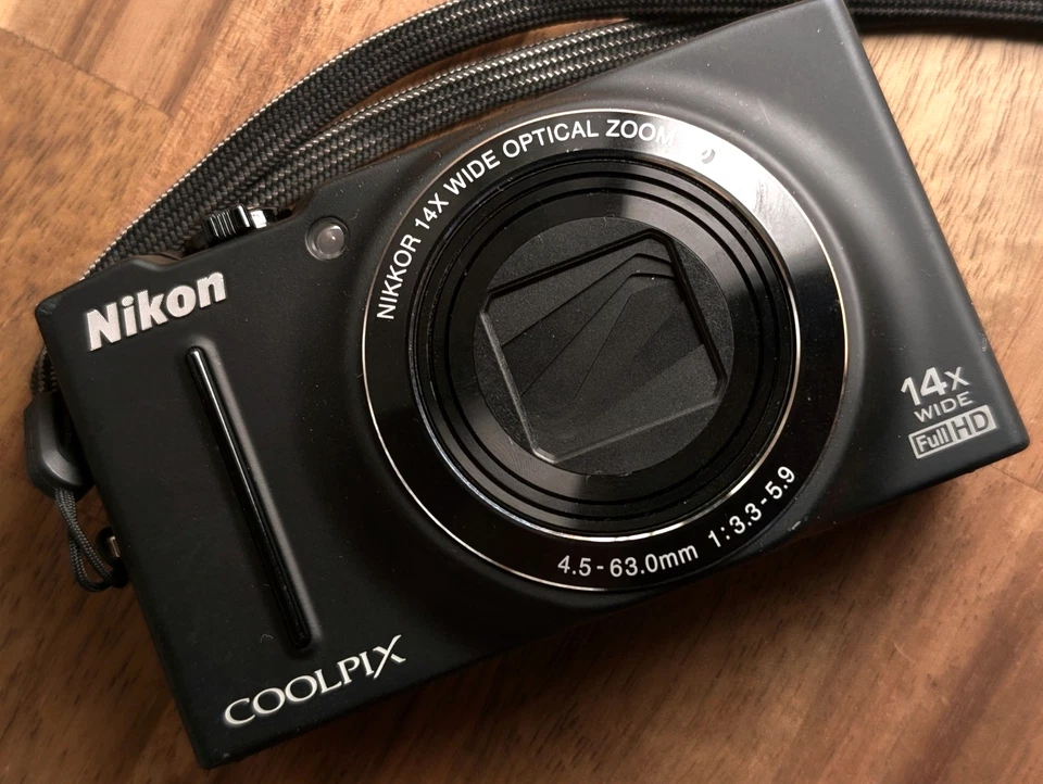 Nikon COOLPIX S8200 16.1MP Kompakt Digitalkamera Gold funktioniert in Englisch Japan