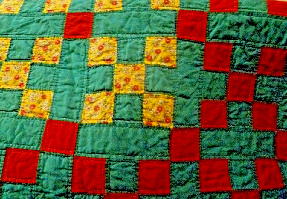 Quilt Vintage 1940'S Hand Stitched Postage Stamp Summer  Green & Orange  83 X 53 - Image 2 of 4