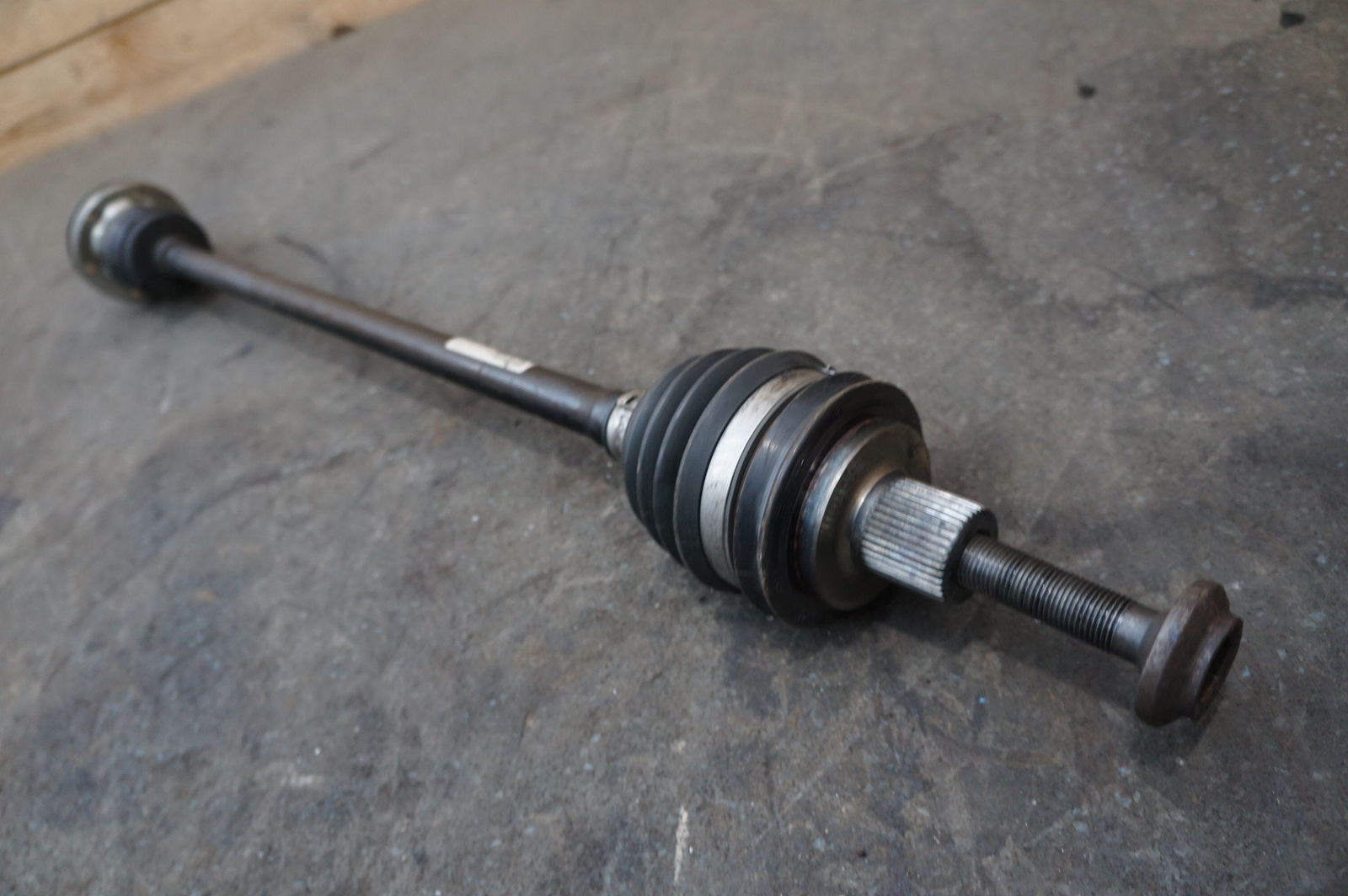 Front Right Passenger Side CV Axle Shaft Assembly 420407271 Lamborghini Gallardo