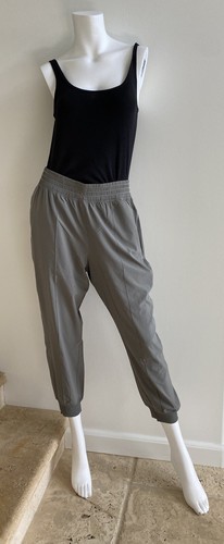 NWOT $88 LULULEMON Wanderer Cropped 25 