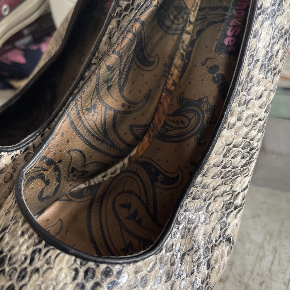 Zapatos de tacón de aguja para mujer DOLLHOUSE con estampado de animales 9 Foto 4 de 4