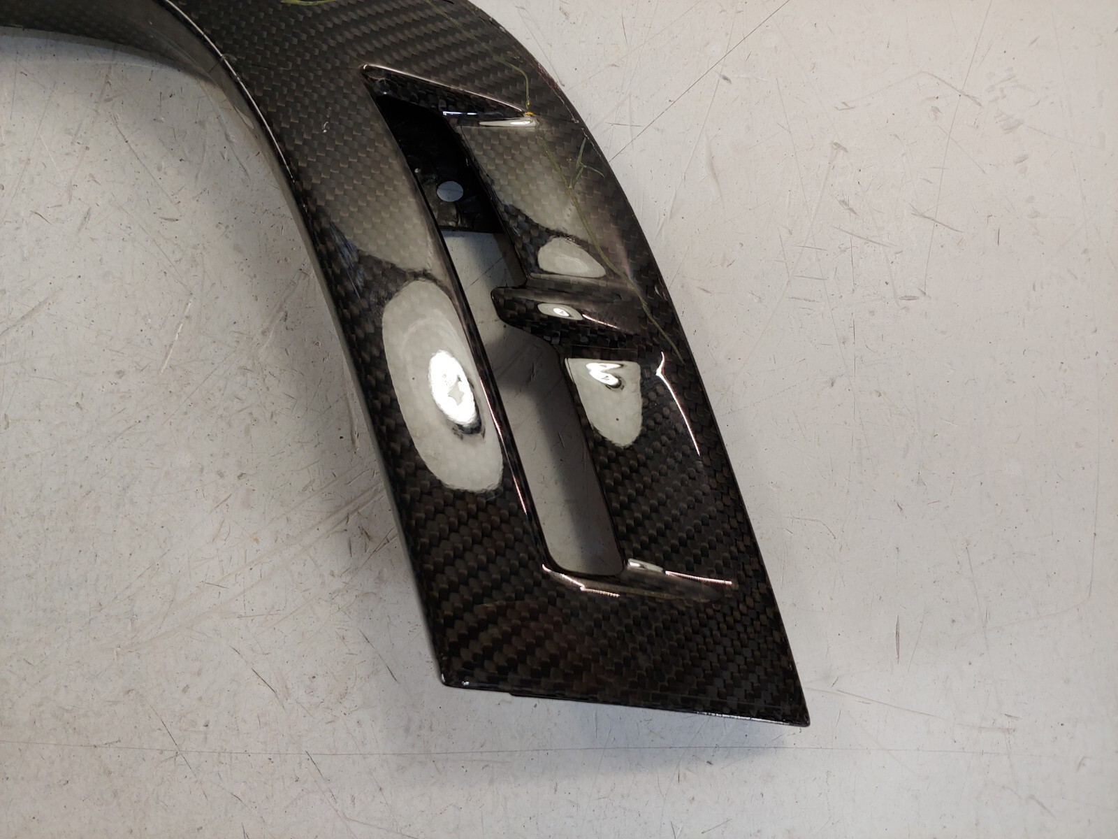 2017 Bentley Continental SuperSports OEM LH-Front Bumper Grille Applique Molding