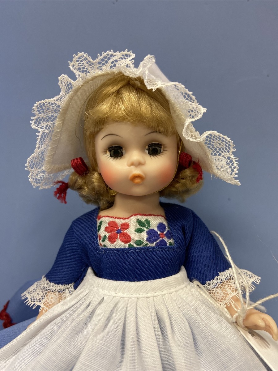 Vintage Madame Alexander 8” NETHERLANDS “ DUTCH” SL Doll #591 Box