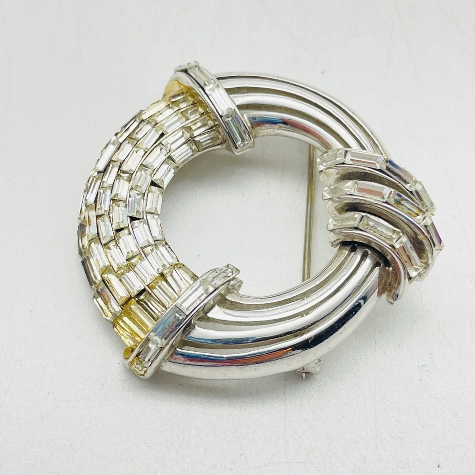 Broche COROCRAFT tono plata baguette estrás tejido cesta tejido prendedor vintage Foto 2 de 4