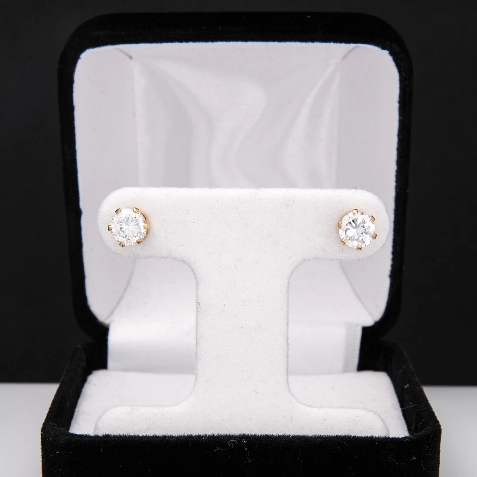 Aretes de diamantes simulados DQCZ de oro real de 14 quilates par de tachuelas Diamonique circonitas circonitas Foto 2 de 4