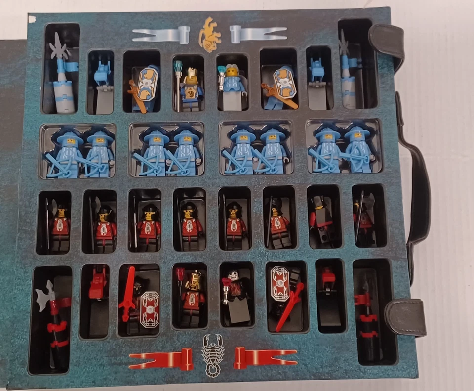 2005 Lego Knights Chess Set - Used - Great Condition Rare Retired - Image 3 of 4