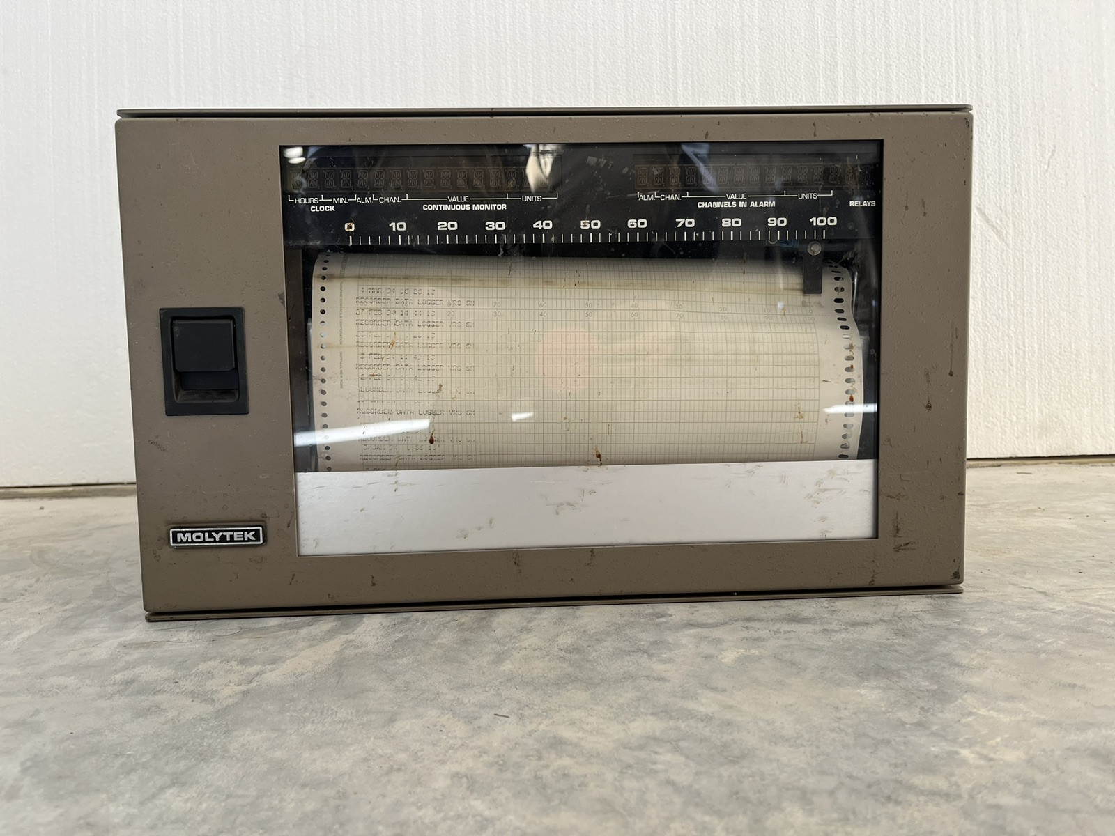 Molytek 2702-4A1-R 110V 50/50Hz  Data Logger Chart Recorder