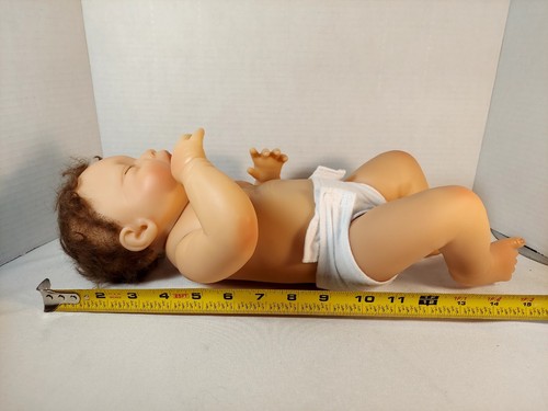 Ashton Drake Doll - Huti B 04 - #2743 - Picture 21 of 23