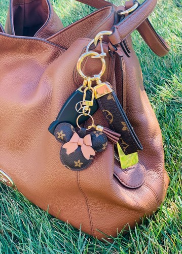 Luxury Car KeyChain - Mickey (Sold over 2000 check my Ratings page) - Picture 5 of 9
