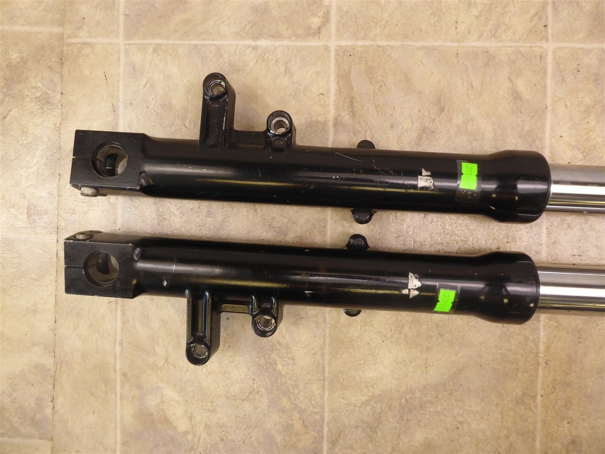 1990 Kawasaki ZX1100 Ninja K771) left and right front forks