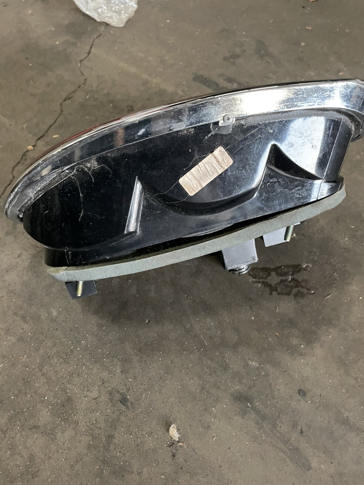 1998 Bentley Arnage Rear Right Tail Light RIGHT HAND PM57359PA *LENSE DAMAGE*
