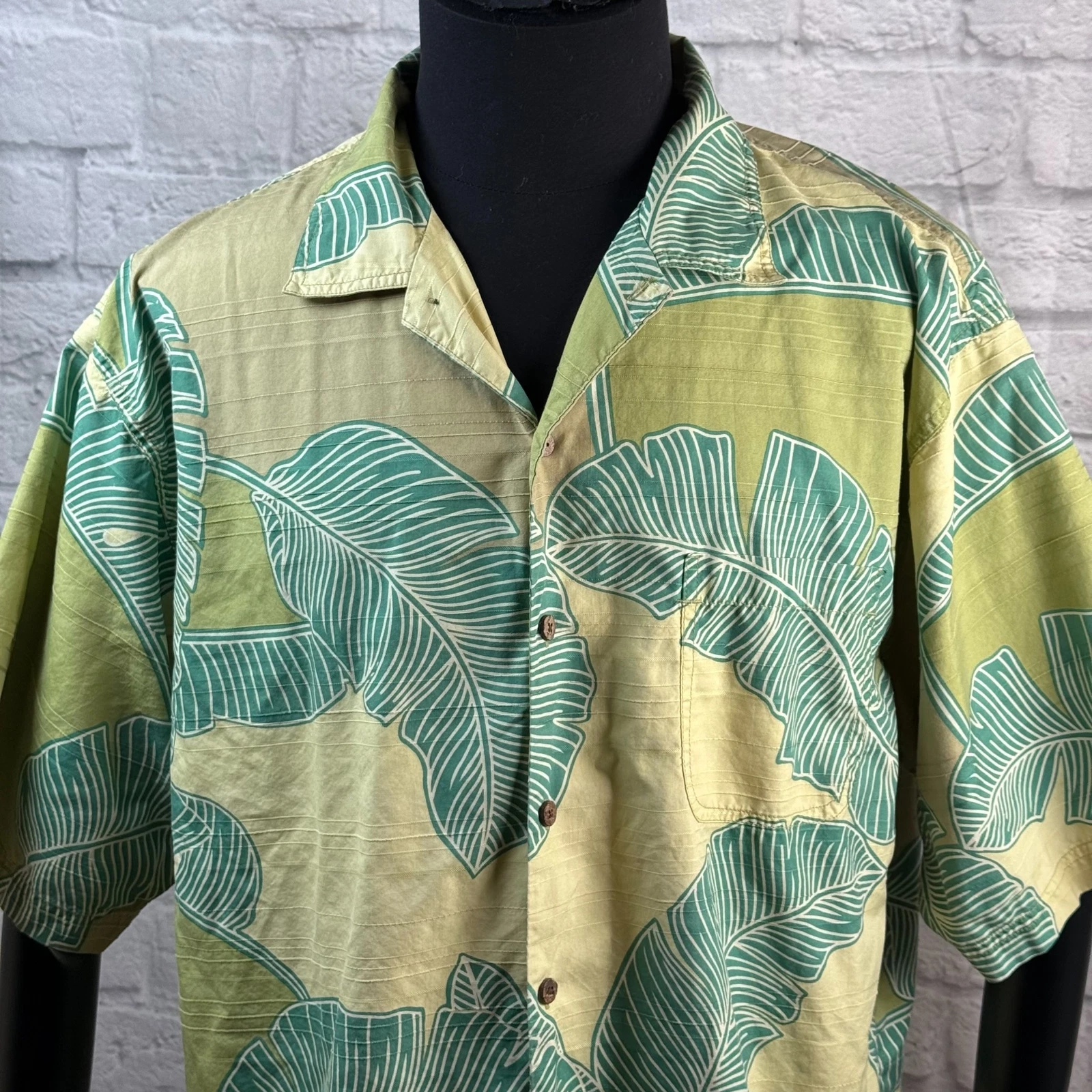 Tommy Bahama Men's Silk Hawaiian Shirt XL Banana Heart Palm Tree Hawaii ALOHA