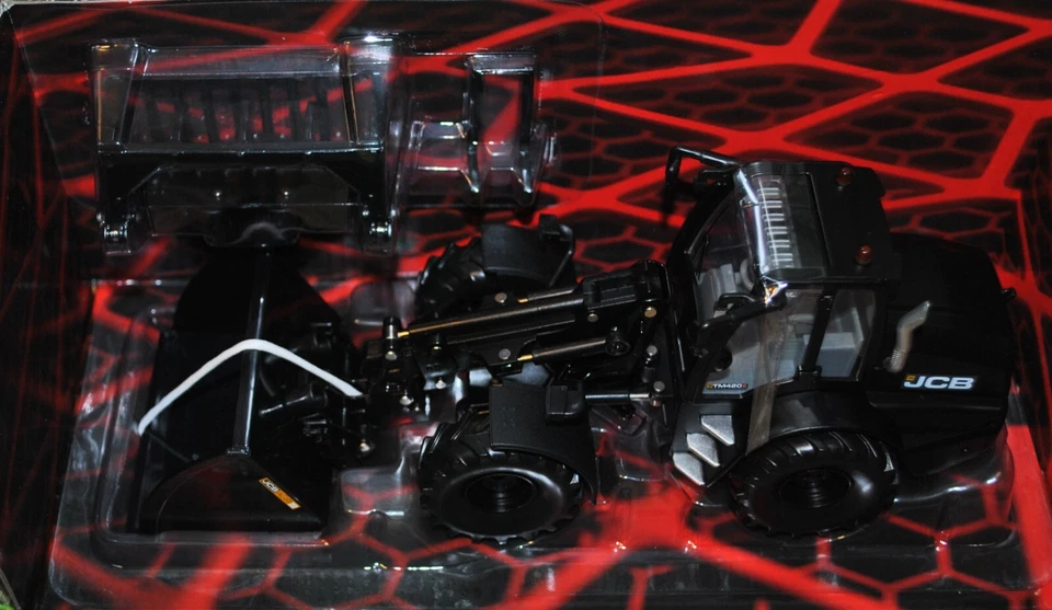 BRITAINS 43387 1/32,JCB TM420S BLACK LOADALL TRACTOR, LTD ED ,NEW - Image 4 of 4