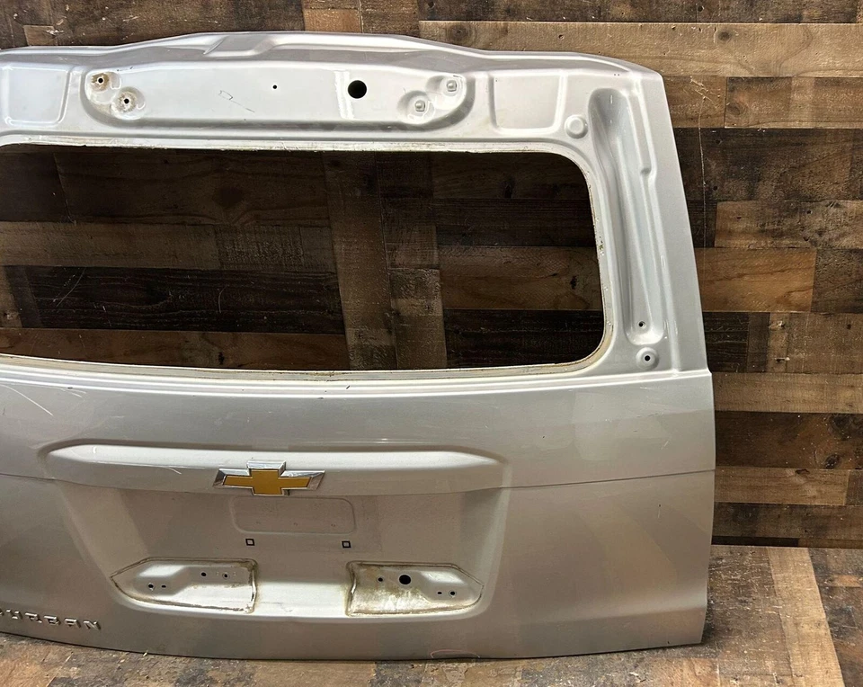 Tampa do porta-malas Chevrolet traseira suburbana 2018-2020 fabricante de equipamento original 22756788 - Imagem 3 de 4