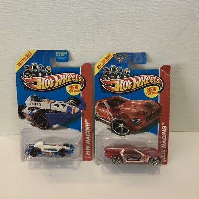 Hot Wheels 2013 Lot of 2 HW Racing..Arrow Dynamic & Bullet Proof