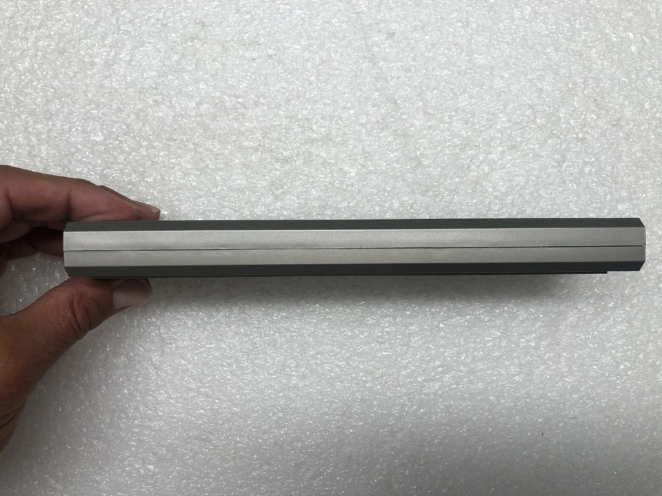 Dell Latitude E4300, E4310 6 Cell Replacement Laptop Battery, 11.1V / 65Wh - Image 3 of 4