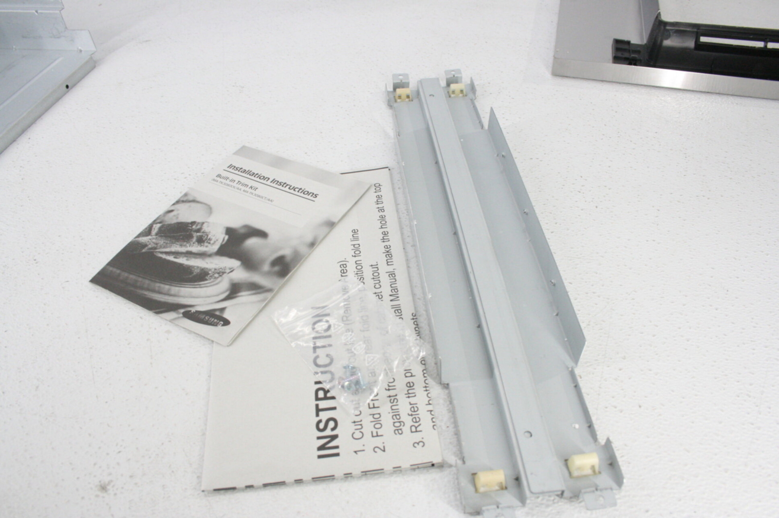 SEE NOTE SAMSUNG MATK3080CT 30in Microwave Trim Kit Seamless Built In