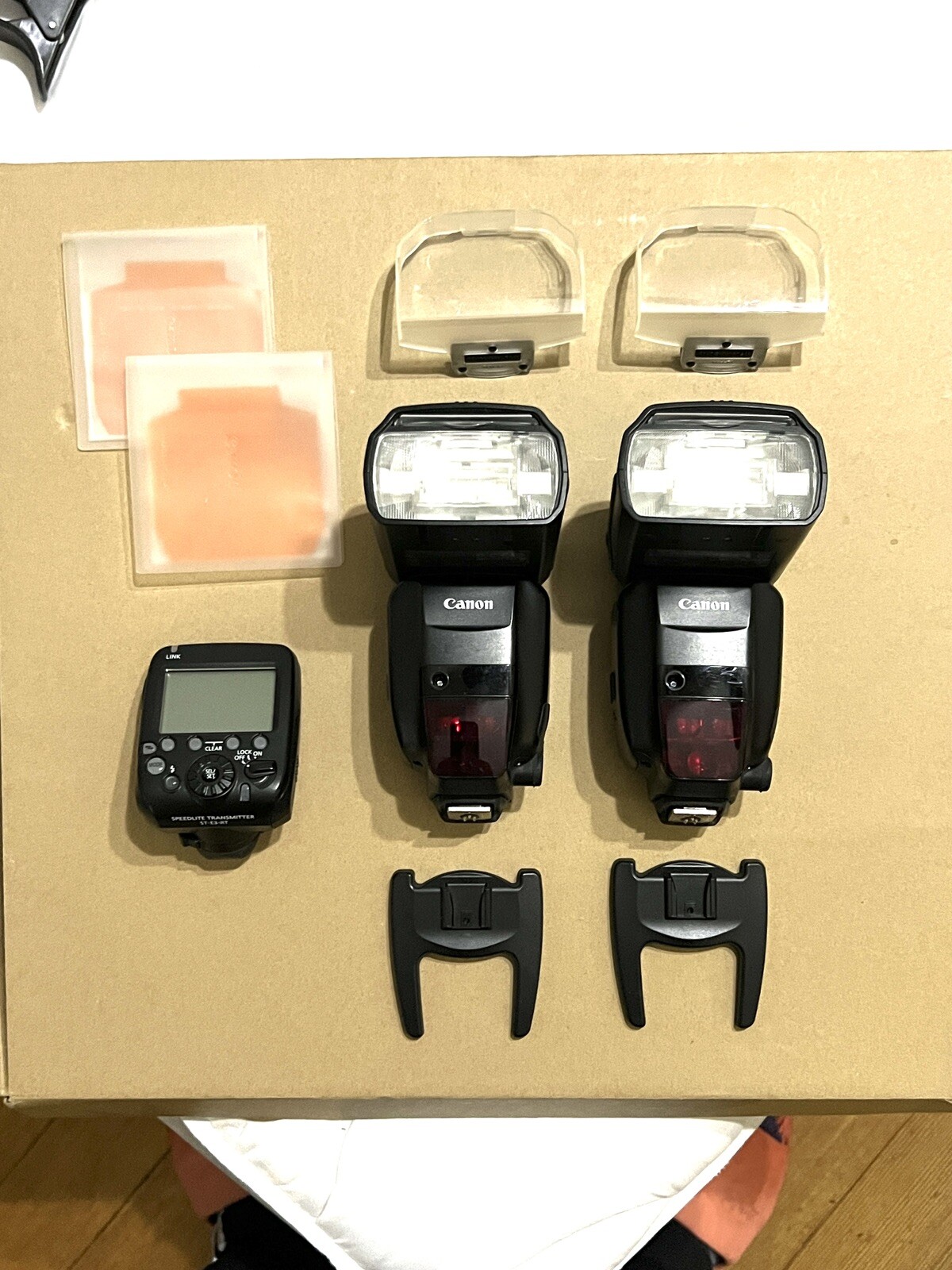 2 Canon 600EXRT Speedlites & STE3RT Wireless Controller 13803142471