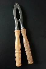 Nut Cracker Seafood Lobster Chrome Plated Wood Handle Utensil Kitchen Tool