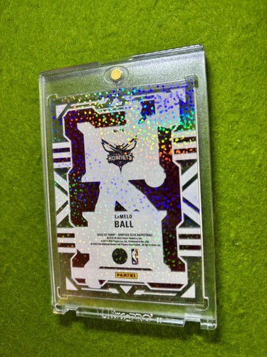 LaMelo Ball BLANCO BRILLO PRIZM TARJETA TRANSPARENTE JERSEY #1 HORNETS 2022 Elite ASIA ROJO - Imagen 12 de 24