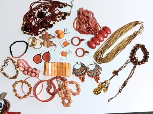 Coral Peach Jewelry Lot - Wearable 12 Bracelets 3 Necklaces 7 Pair of Earrings - Picture 4 of 8